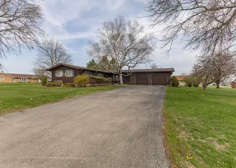 Exterior - 420 Margaret St, Atkinson, IL 61235 photo 2 of 5