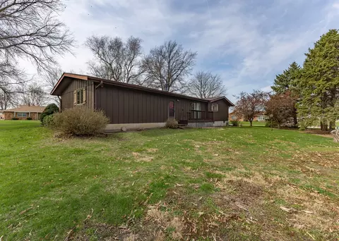 Exterior - 420 Margaret St, Atkinson, IL 61235 photo 5 of 5