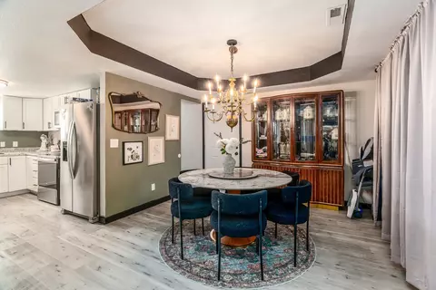 Dining - 1925 Hamilton St, Murphysboro, IL 62966 photo 1 of 3