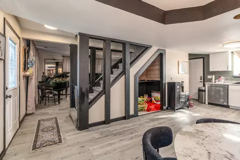 Entry Way - 1925 Hamilton St, Murphysboro, IL 62966 photo 1 of 1