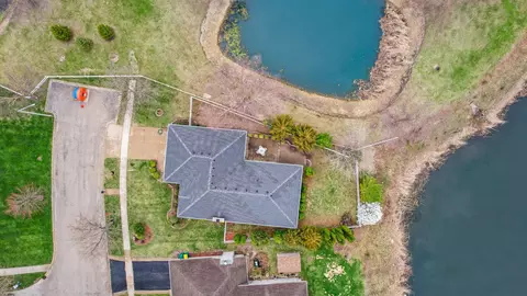 View/Area - 2216 Olde Mill Rd, Plainfield, IL 60586 photo 3 of 5