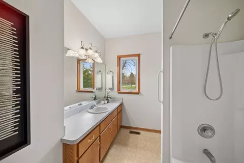 Bath - 2216 Olde Mill Rd, Plainfield, IL 60586 photo 2 of 3