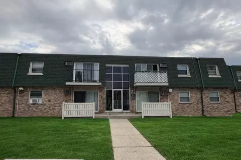 10037 S Walnut Ter #312, Palos Hills, IL 60465