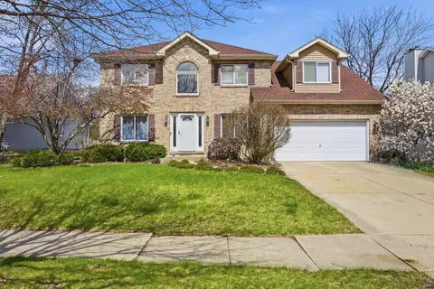 4807 Clearwater Ln, Naperville, IL 60564
