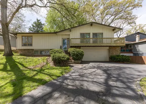 3409 52nd St, Moline, IL 61265