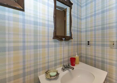 Bath - 3409 52nd St, Moline, IL 61265 photo 3 of 3