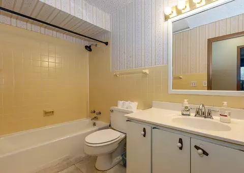Bath - 3409 52nd St, Moline, IL 61265 photo 1 of 3