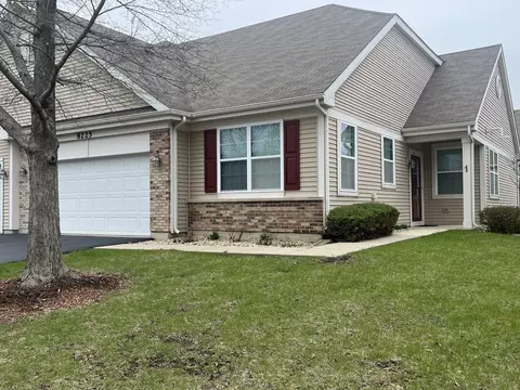 8225 Tremont Ln, Joliet, IL 60431