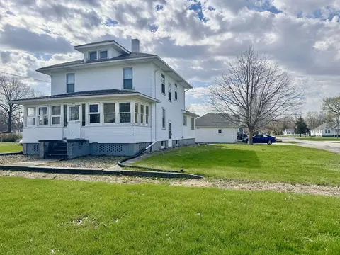608 W Main St, Aledo, IL 61231