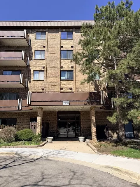 720 Wellington Ave #219, Elk Grove Village, IL 60007