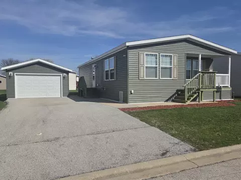 25601 Shoal Creek Dr, Monee, IL 60449