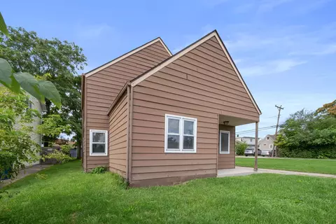 Exterior - 17 W 30th Pl, Steger, IL 60475 photo 2 of 5