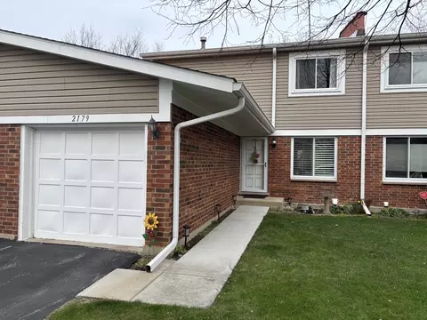 2179 N Queensburg Ln, Palatine, IL 60074