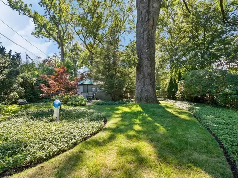 Exterior - 2622 Harrison St, Evanston, IL 60201 photo 4 of 4