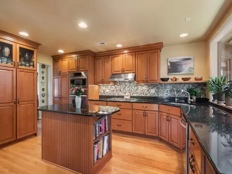 Kitchen - 2622 Harrison St, Evanston, IL 60201 photo 2 of 2