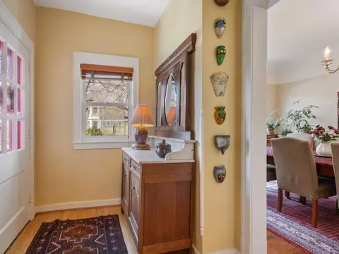 Entry Way - 2622 Harrison St, Evanston, IL 60201 photo 3 of 4