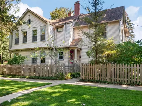 Exterior - 2622 Harrison St, Evanston, IL 60201 photo 3 of 4