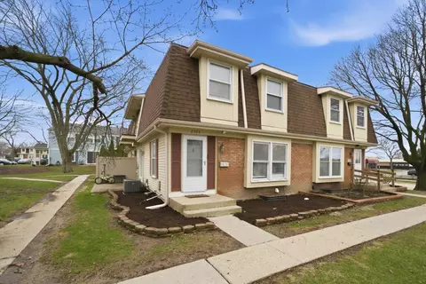 2308 Andover Ct, Schaumburg, IL 60194