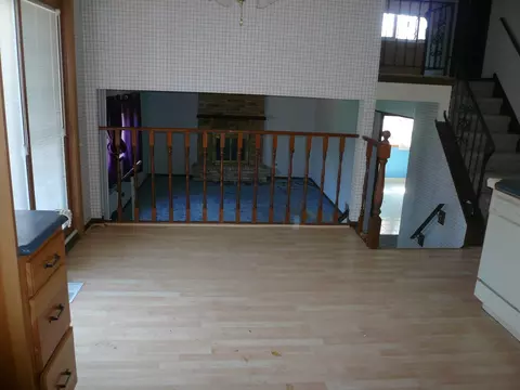 Living - Undisclosed, Midlothian, IL 60445 photo 3 of 5