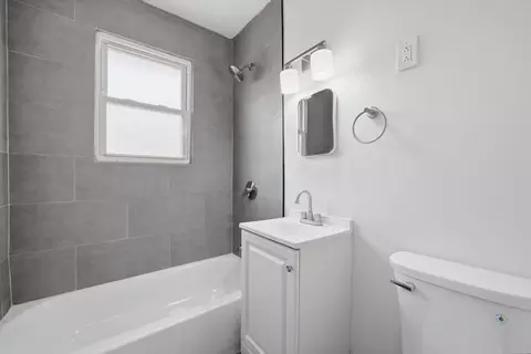 Bath - 16608 Sawyer Ave, Markham, IL 60428 photo 2 of 2