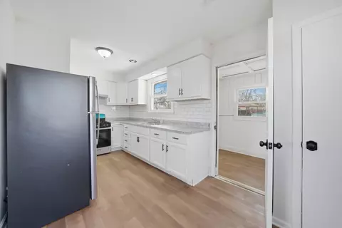 Kitchen - 16608 Sawyer Ave, Markham, IL 60428 photo 1 of 4