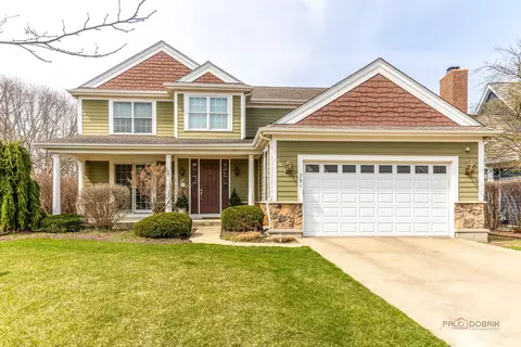 231 Cater Ln, Libertyville, IL 60048