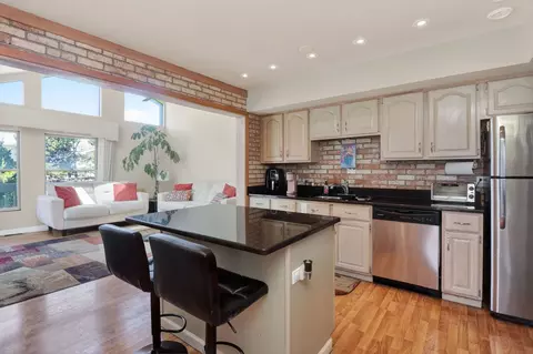 Kitchen - 1170 Lancaster Ct, Hoffman Estates, IL 60195 photo 3 of 4