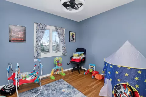 Bedroom - 1170 Lancaster Ct, Hoffman Estates, IL 60195 photo 3 of 4