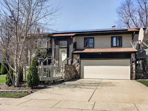 Exterior - 1170 Lancaster Ct, Hoffman Estates, IL 60195 photo 1 of 6