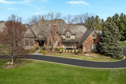 36 W442 Hunters Gate Rd, Saint Charles, IL 60175