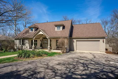 7308 Beach Ct, Wonder Lake, IL 60097