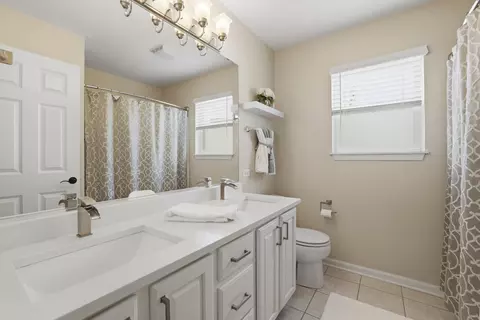 Bath - 6 Reedsworth Ct, Algonquin, IL 60102 photo 4 of 4