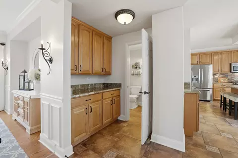 Entry Way - 6 Reedsworth Ct, Algonquin, IL 60102 photo 2 of 2