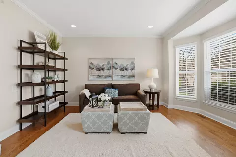 Living - 6 Reedsworth Ct, Algonquin, IL 60102 photo 1 of 4
