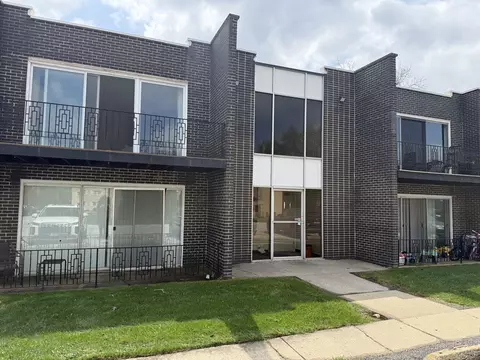 18330 Cherry Creek Dr #5, Homewood, IL 60430