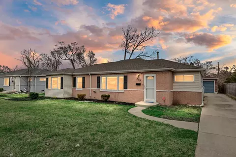 705 Cumberland St, Hoffman Estates, IL 60169