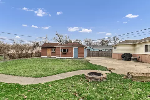 Exterior - 705 Cumberland St, Hoffman Estates, IL 60169 photo 4 of 5