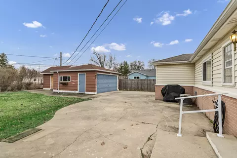 Exterior - 705 Cumberland St, Hoffman Estates, IL 60169 photo 5 of 5