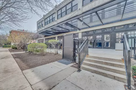 1001 W 15th St #317, Chicago, IL 60608