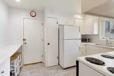 Kitchen - 2201 Central St #1, Evanston, IL 60201 photo 2 of 2