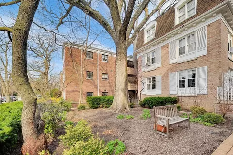 Exterior - 2201 Central St #1, Evanston, IL 60201 photo 2 of 3