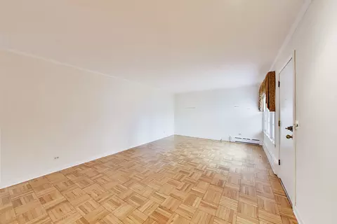 Living - 2201 Central St #1, Evanston, IL 60201 photo 1 of 4