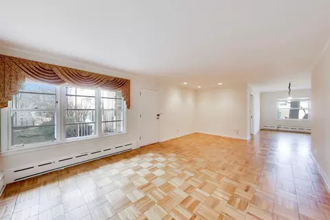 Living - 2201 Central St #1, Evanston, IL 60201 photo 3 of 4