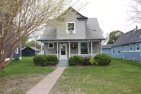 1442 W High St, Davenport, IA 52804