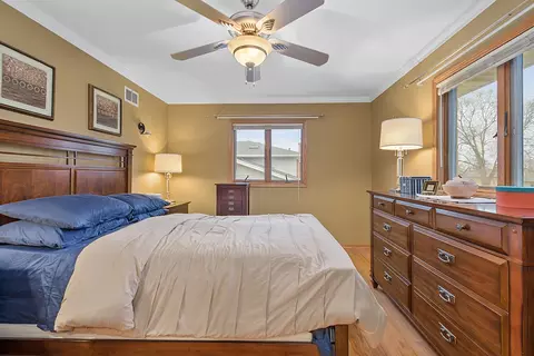 Bedroom - 15329 Oak Rd, Oak Forest, IL 60452 photo 1 of 1