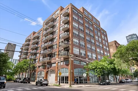 933 W Van Buren St #702, Chicago, IL 60607