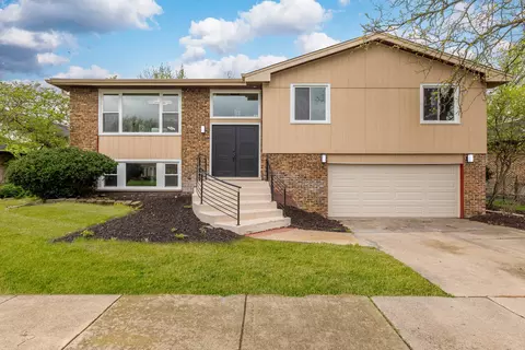 252 S Ellis Ave, Glenwood, IL 60425
