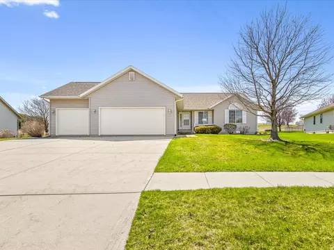 518 Breezeway Dr, Pearl City, IL 61062