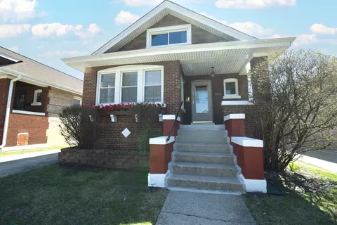 6840 30th St, Berwyn, IL 60402