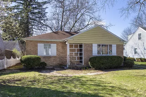2325 Illinois Rd, Northbrook, IL 60062